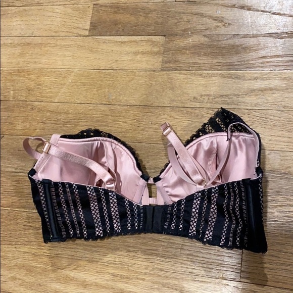 Victoria’s Secret 32DD Lightly lined plunge - Picture 10 of 16